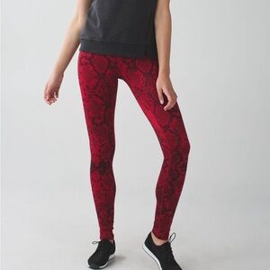 Lululemon Wunder Under Ziggy Snake Print Red Tide Cranberry 22 inseam Leggings